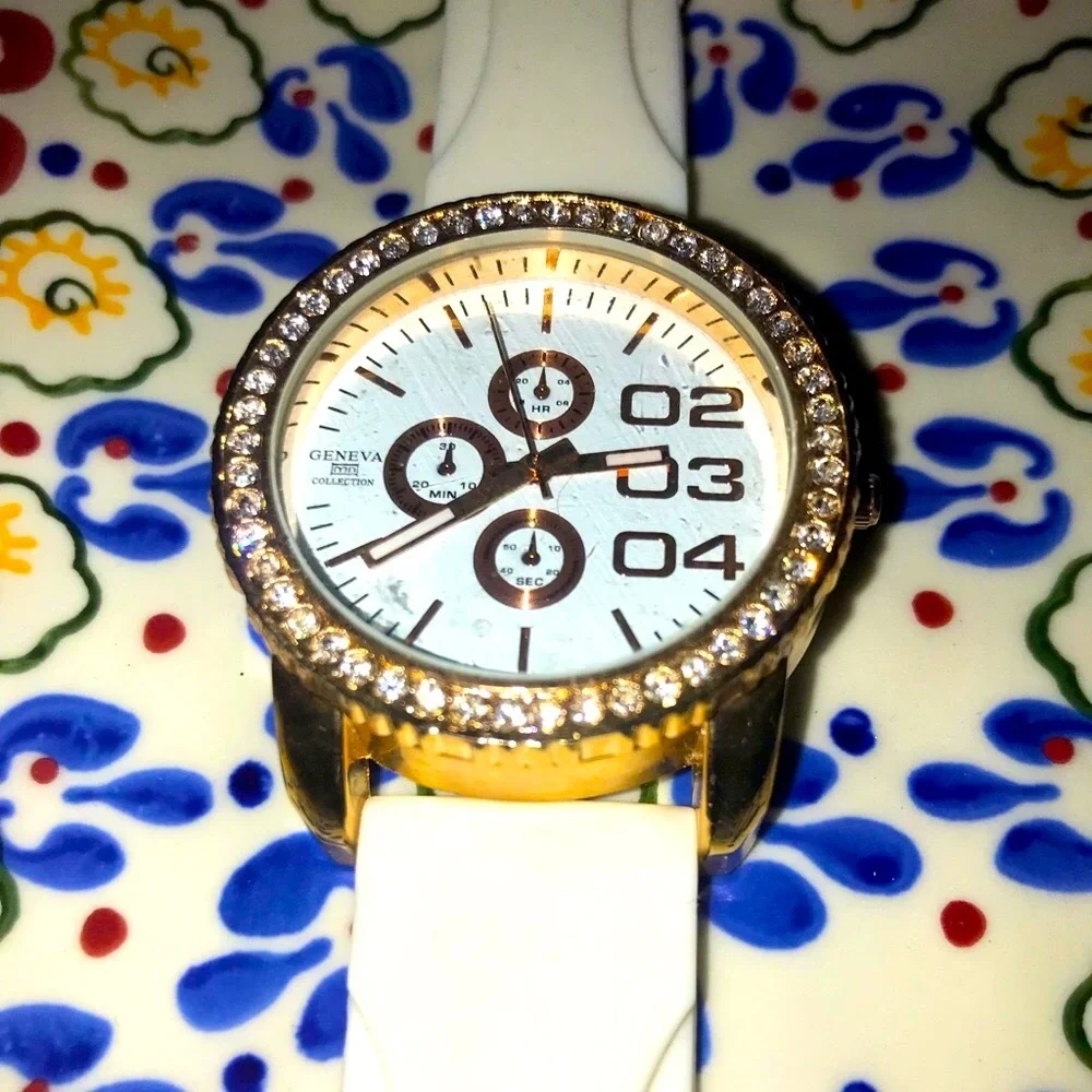 Geneva Collection Watch - Picture 1 of 3